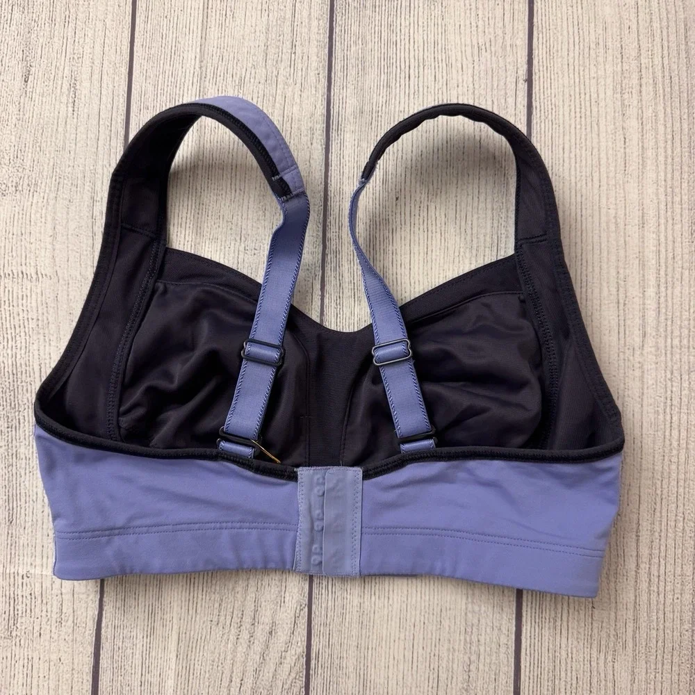 Lululemon Ta Ta Tamer ii Blue C Cup Blue Bra Size 32C Activewear Workout